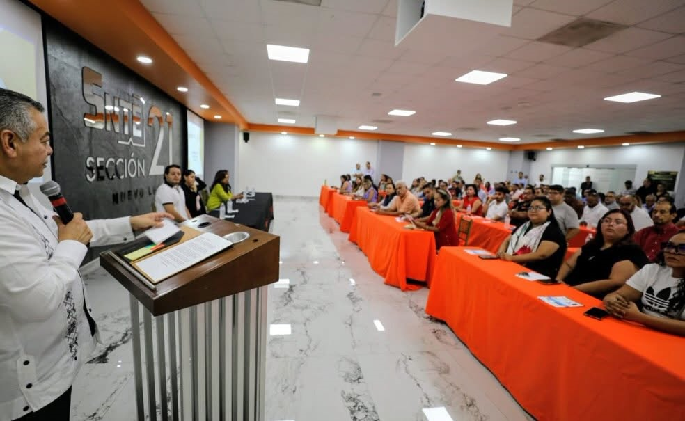 El IEEPCNL y Sección 21 del SNTE dan capacitación político-electoral a maestros
