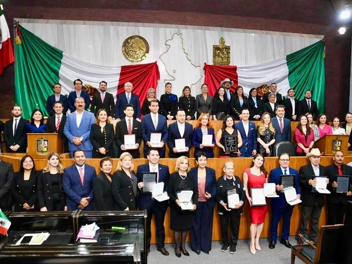 Galardonan a 14 con Medalla de Honor Fray Servando Teresa de Mier