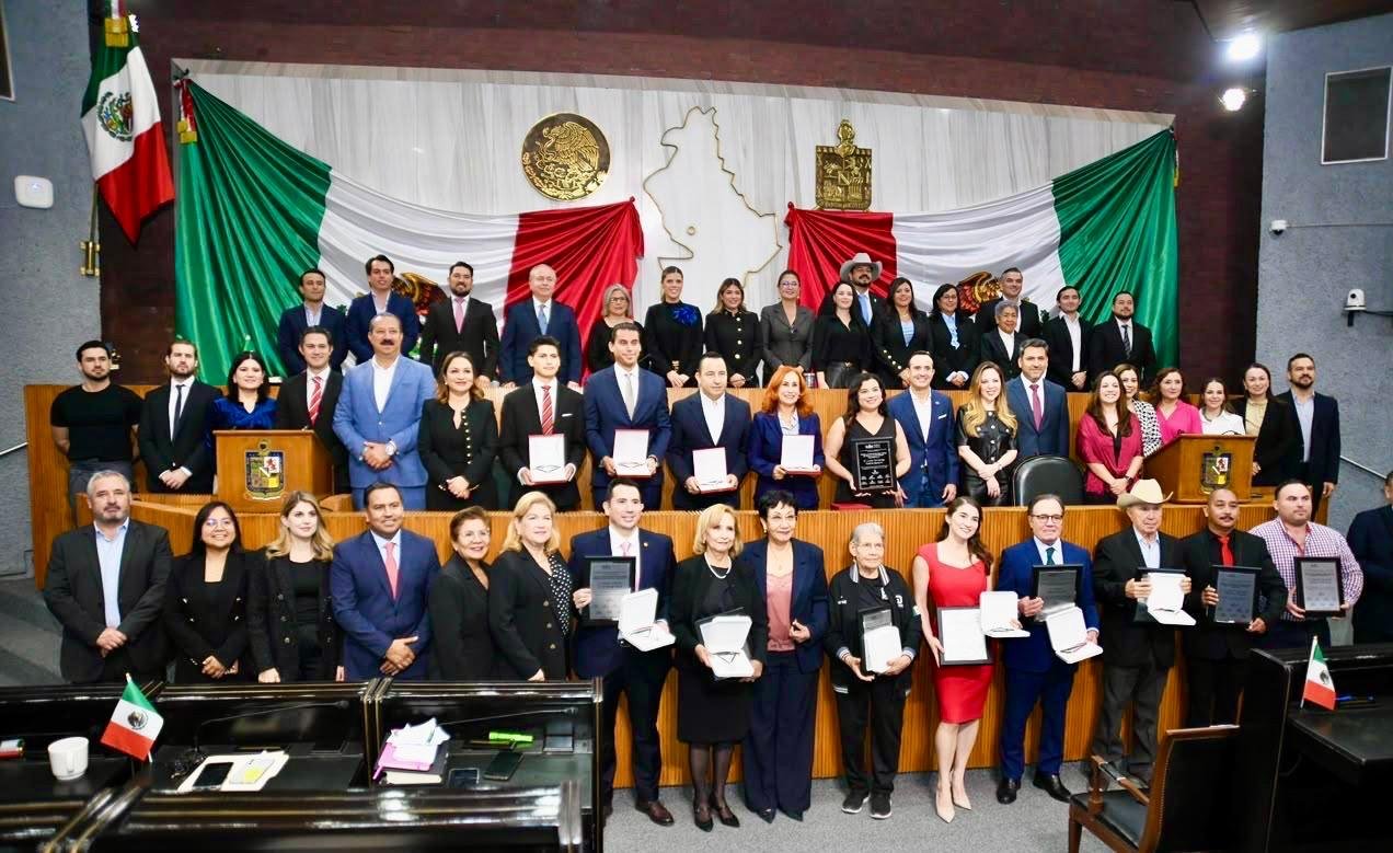 Galardonan a 14 con Medalla de Honor Fray Servando Teresa de Mier